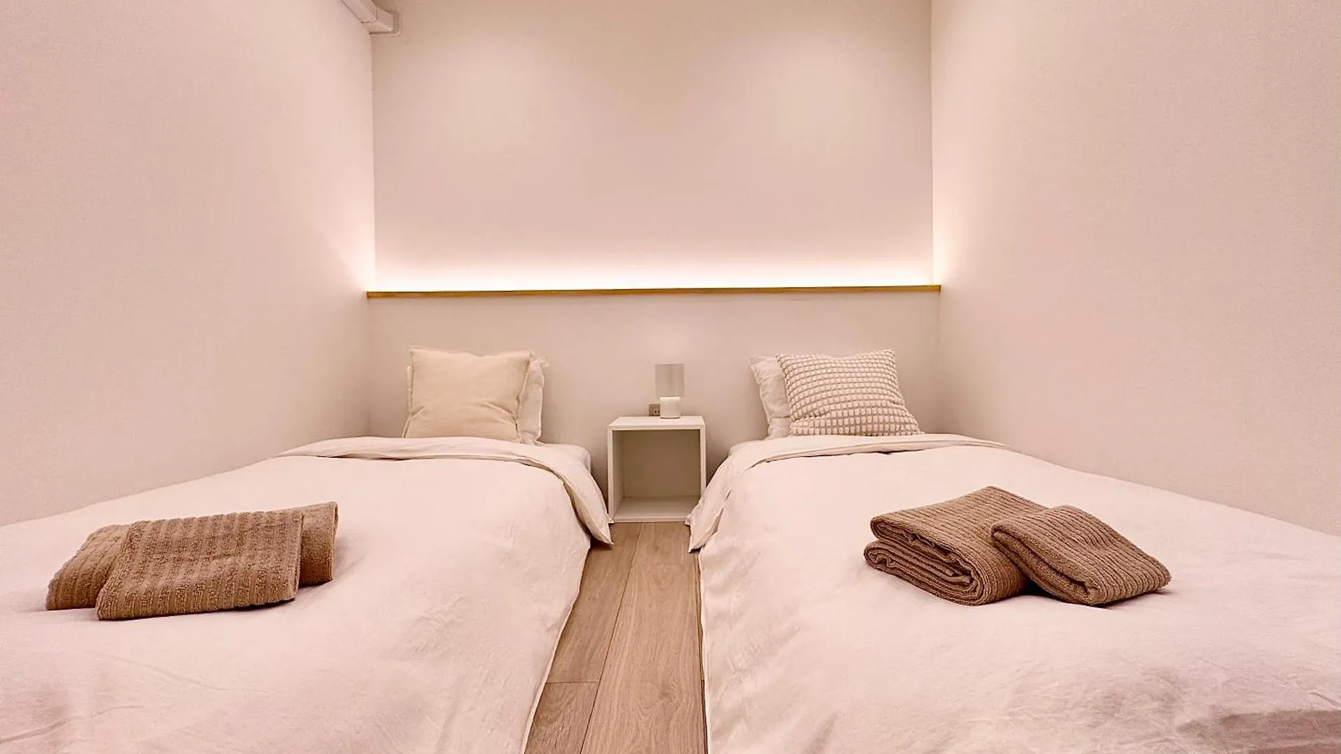 Point Iriya Aparthotel 東京都